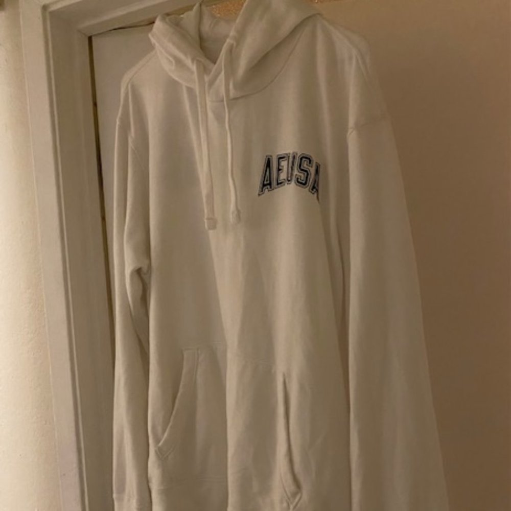 new aeo white hoodie